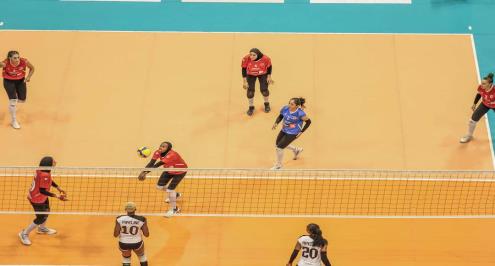 نهائي مرتقب.. سيدات الأهلي تضرب موعداً مع الزمالك في بطولة إفريقيا للطائرة